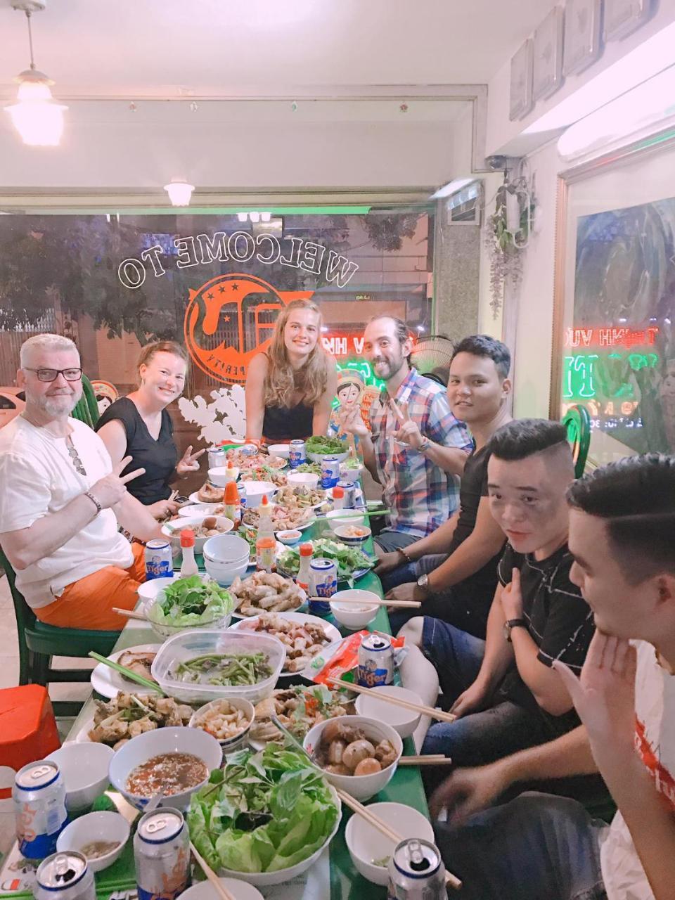 Thinh Vuong Hotel Хошимин Экстерьер фото